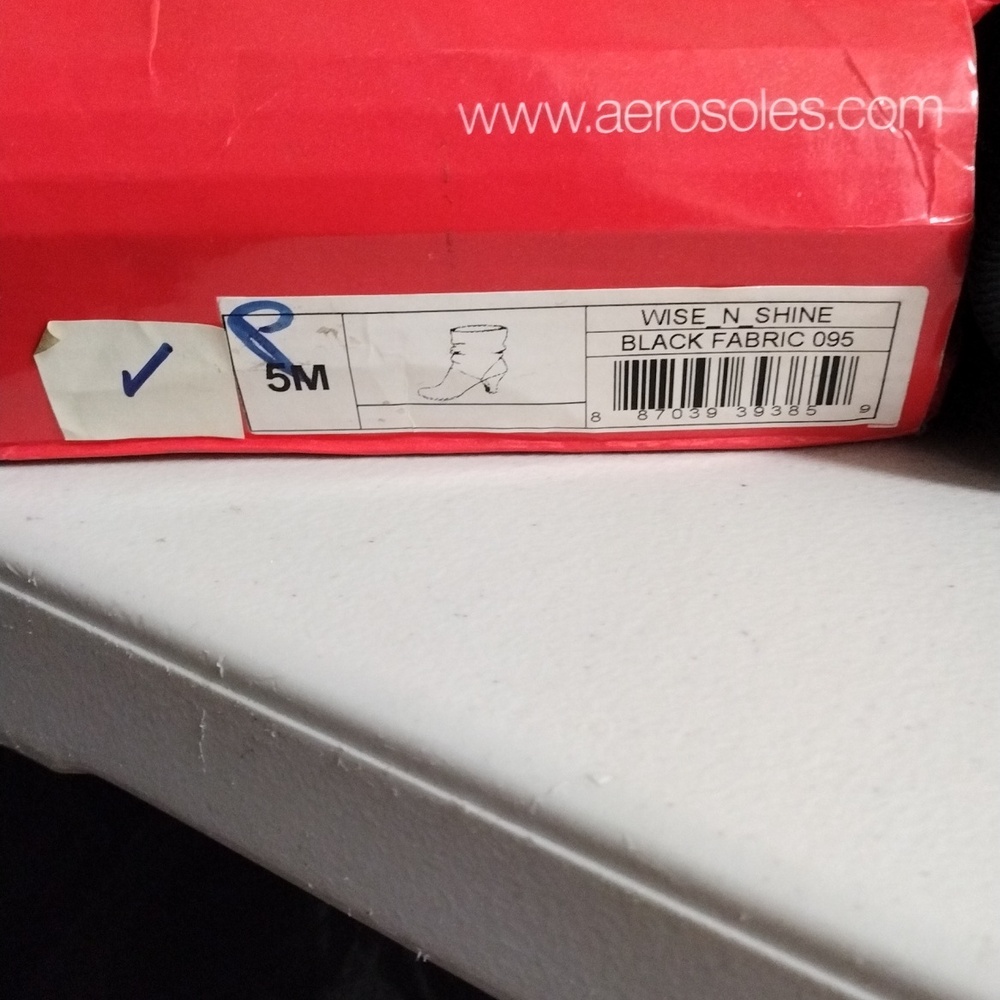 Woman black sued ankle boots size 5  by aerosles